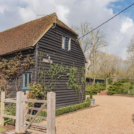 Вилла Woolhouse Barn Hunton  Экстерьер фото