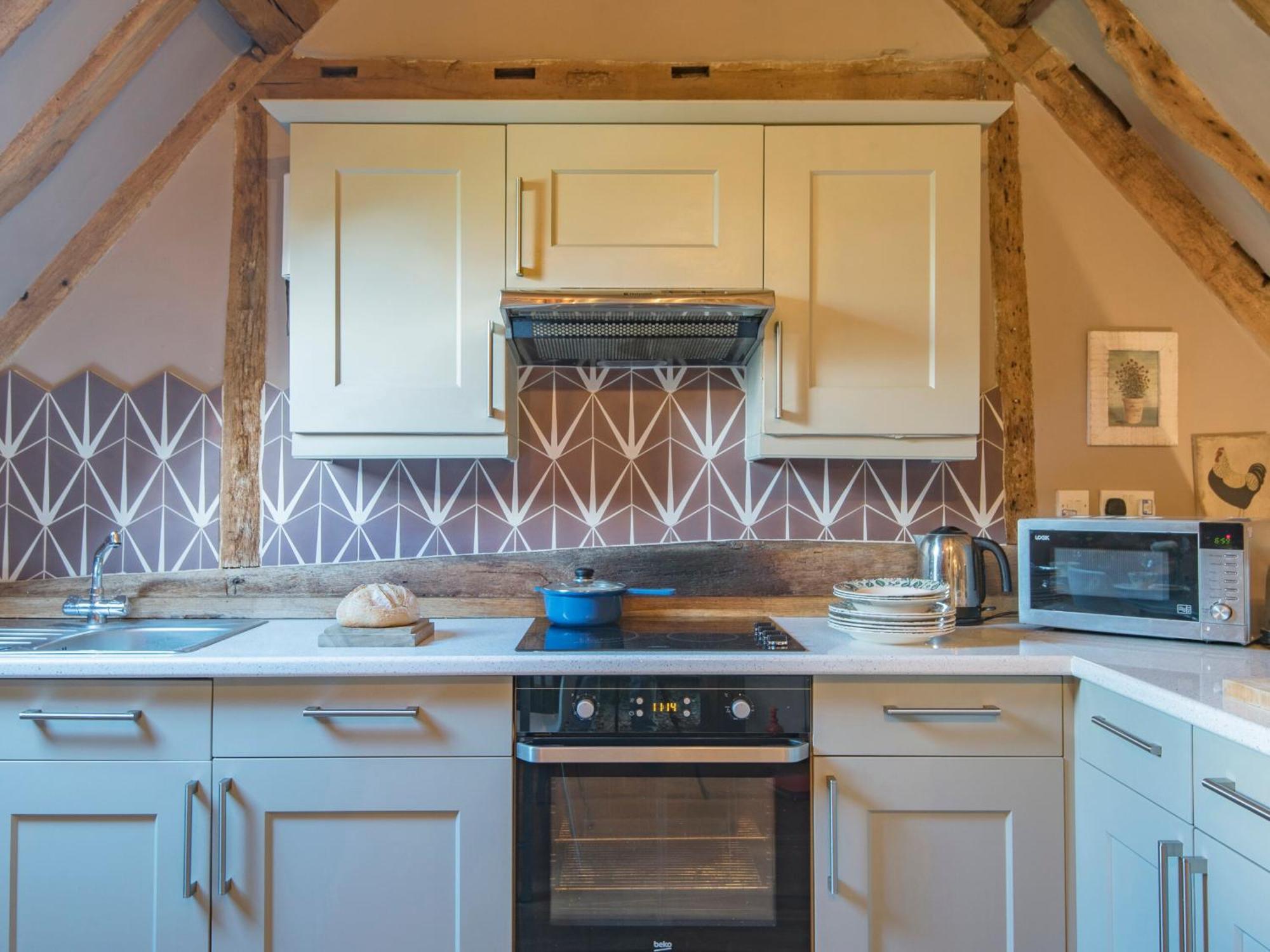 Вилла Woolhouse Barn Hunton  Экстерьер фото